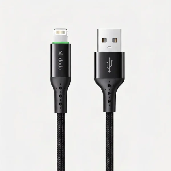 Cable USB a Lightning Mcdodo color negro con diseño trenzado, indicador LED verde y carga rápida inteligente